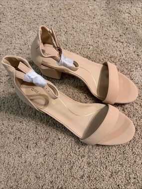 Dream Pairs Nude Block Heel Sandals size 8.5